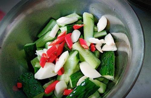 什么瓜要拌芥末吃呢视频,揭秘为何西瓜要搭配芥末享用