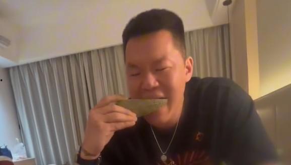 吃瓜看我最新视频在线观看,精彩瞬间不容错过！