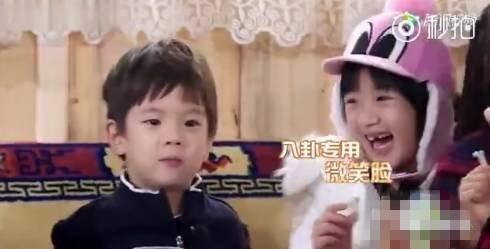 女明星八卦吃瓜视频播放,女明星八卦吃瓜视频播放量飙升，幕后真相大曝光！